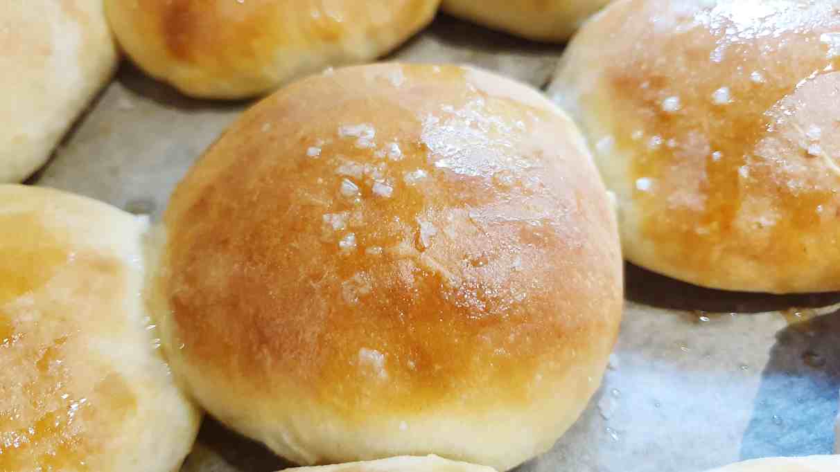 Perfekte Bløde Potato Buns - Burgerboller - Opskrift På Perfekte Bløde ...